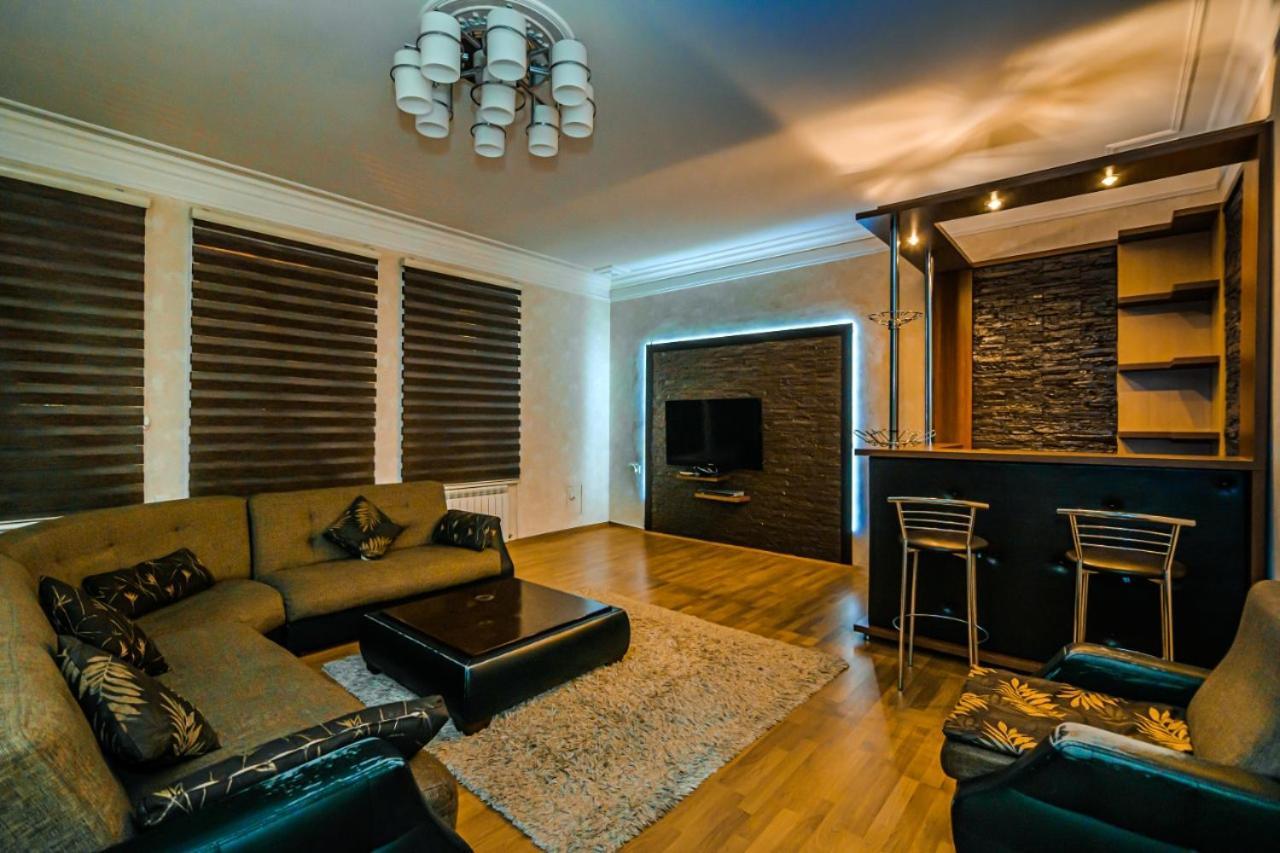 Lux 1 * Baku