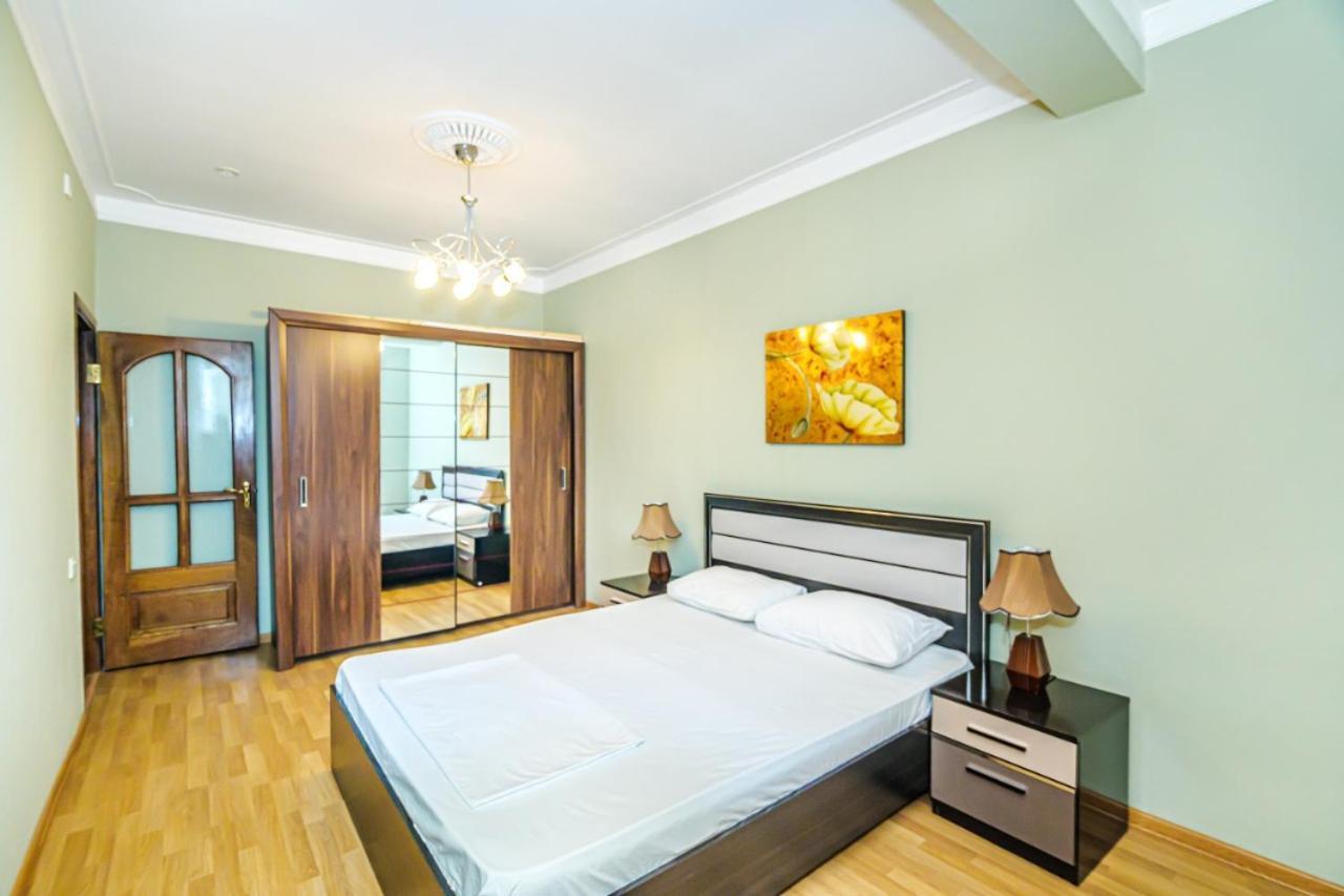 Lux 1 Apartment