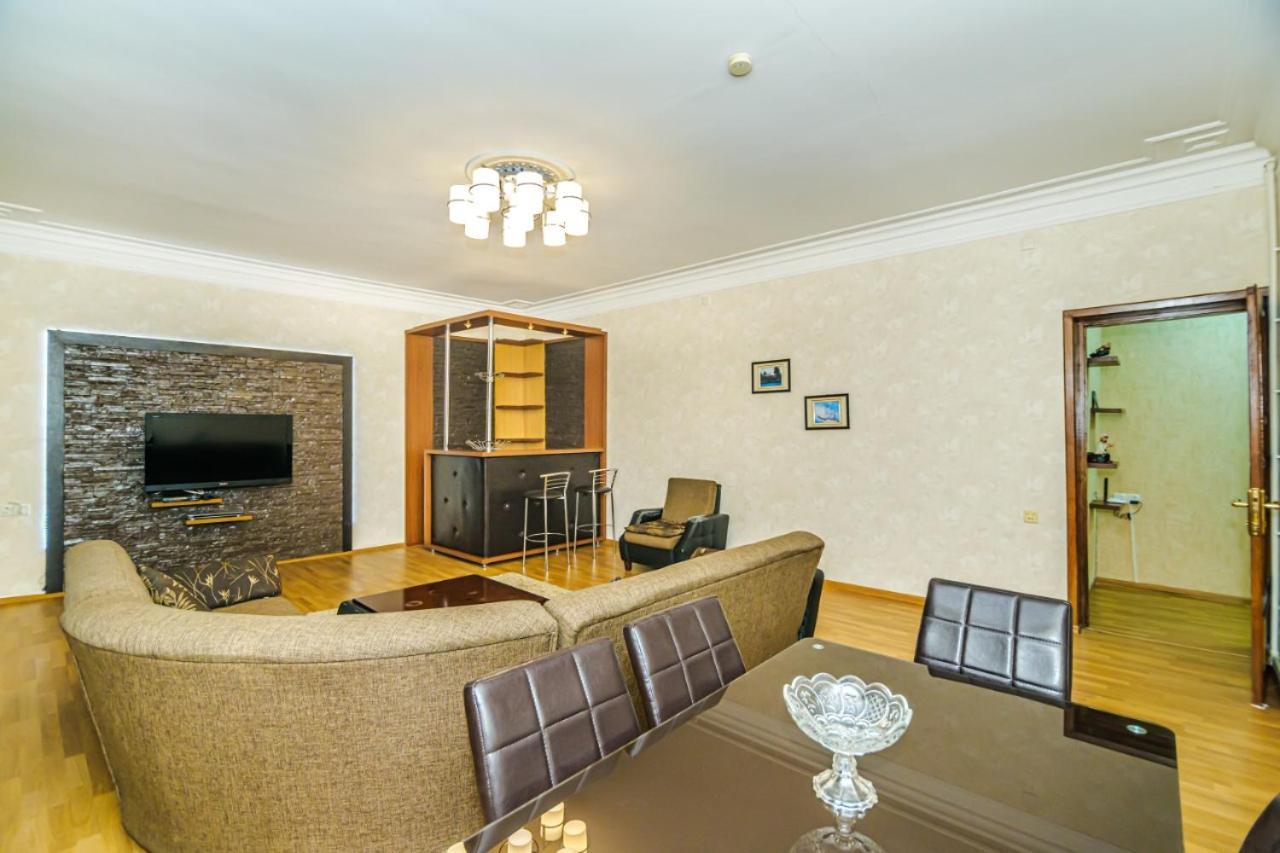 Lux 1 Apartment Baku